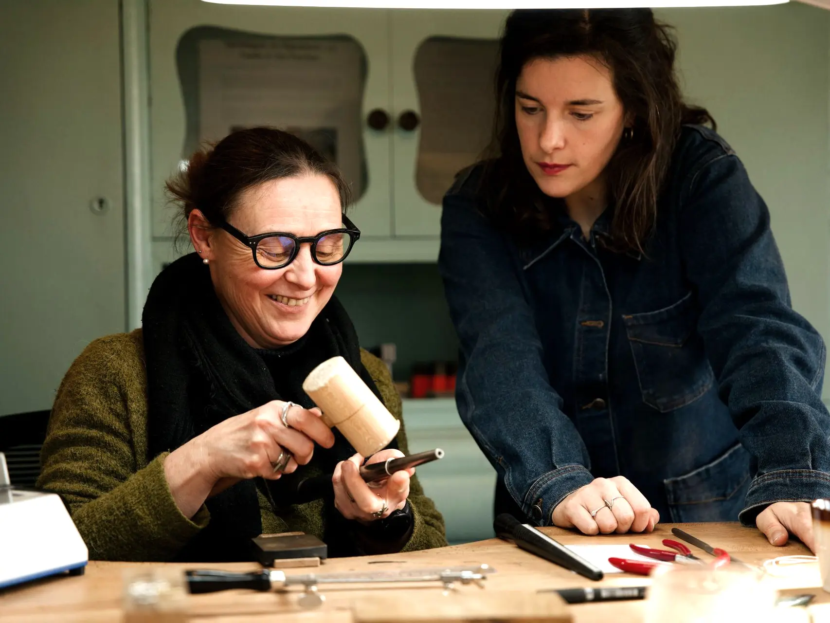 Création de bijou, atelier, joie,